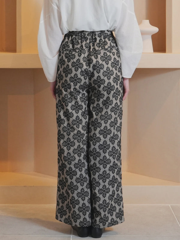 エンブロイダリーワイドパンツ