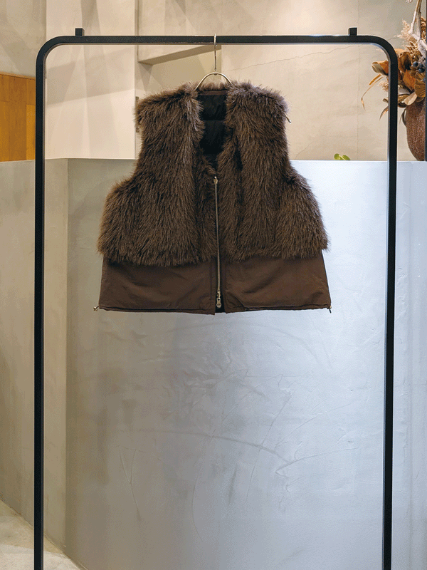 フロントファーリバーシブルダウンベスト