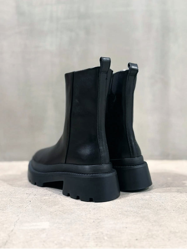 Tank boots