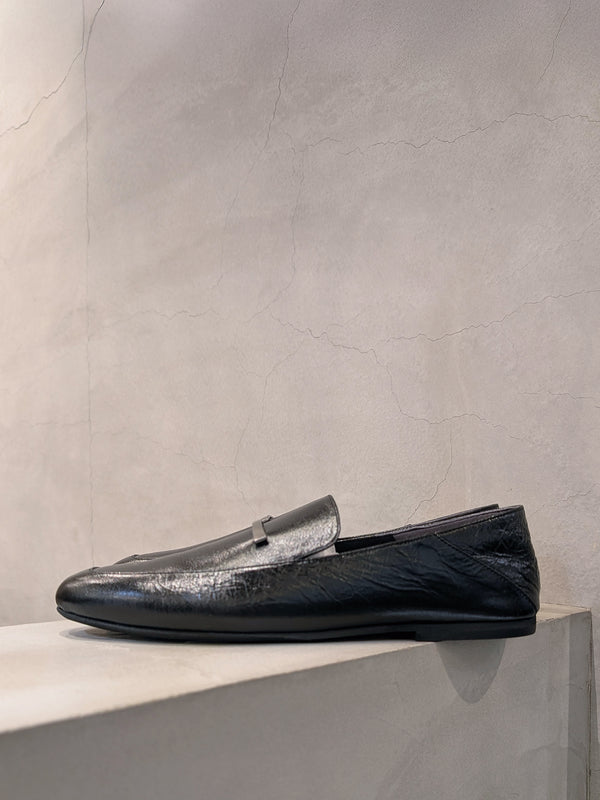 Metal plate loafer