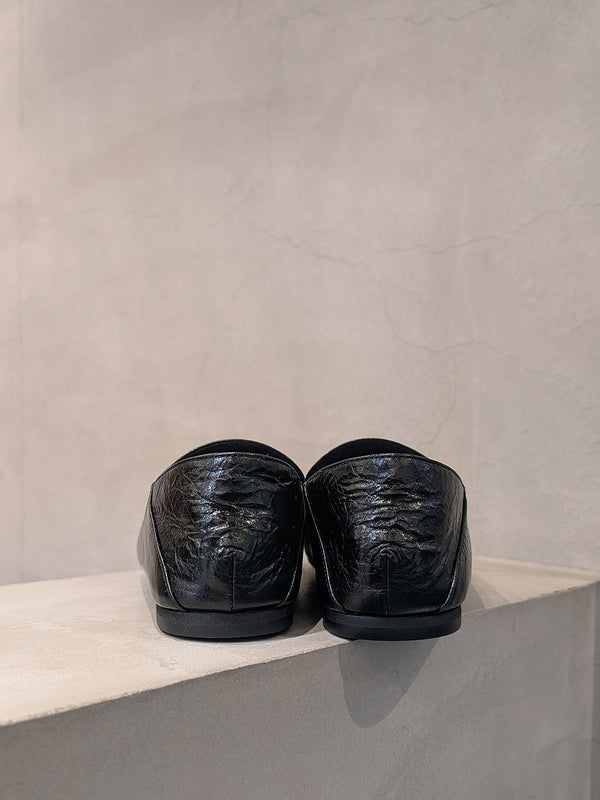 Metal plate loafer