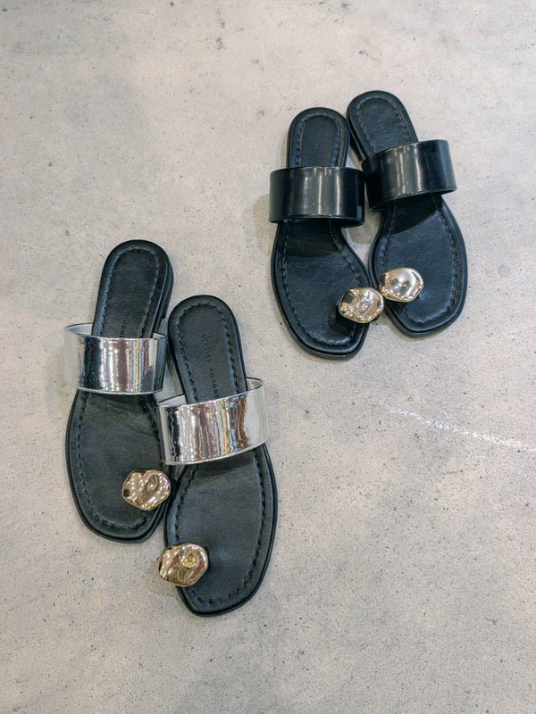 METAL MOTIF THONG SANDALS