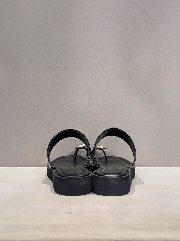 METAL PLATE THONG SANDALS