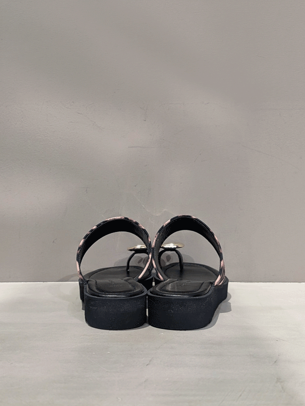 METAL PLATE THONG SANDALS