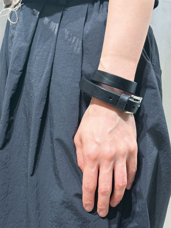 W LEATHER BRACELET