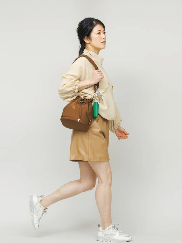 PL GATHER STRAP HANDBAG