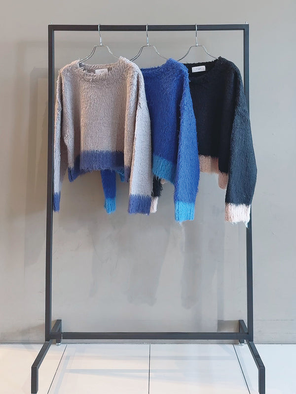 配色カーリーショートニット