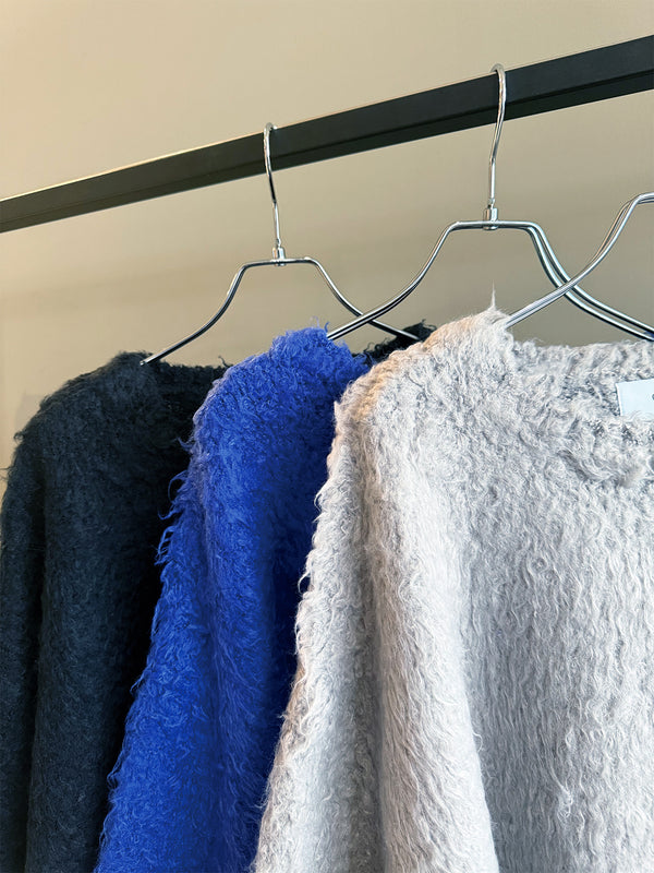 配色カーリーショートニット