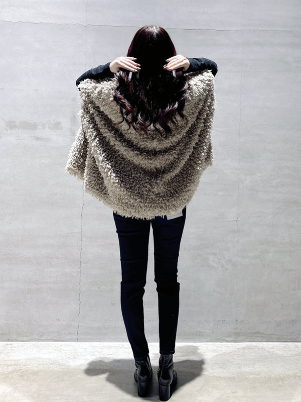 ラメシャギーポンチョ