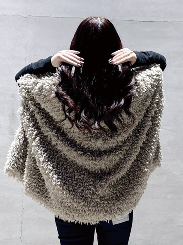 ラメシャギーポンチョ