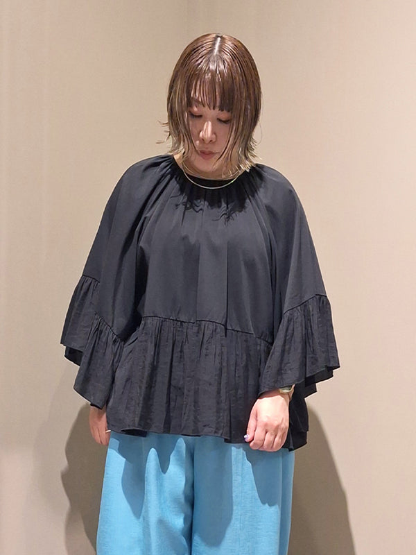 ギャザーフレアオーバーブラウス