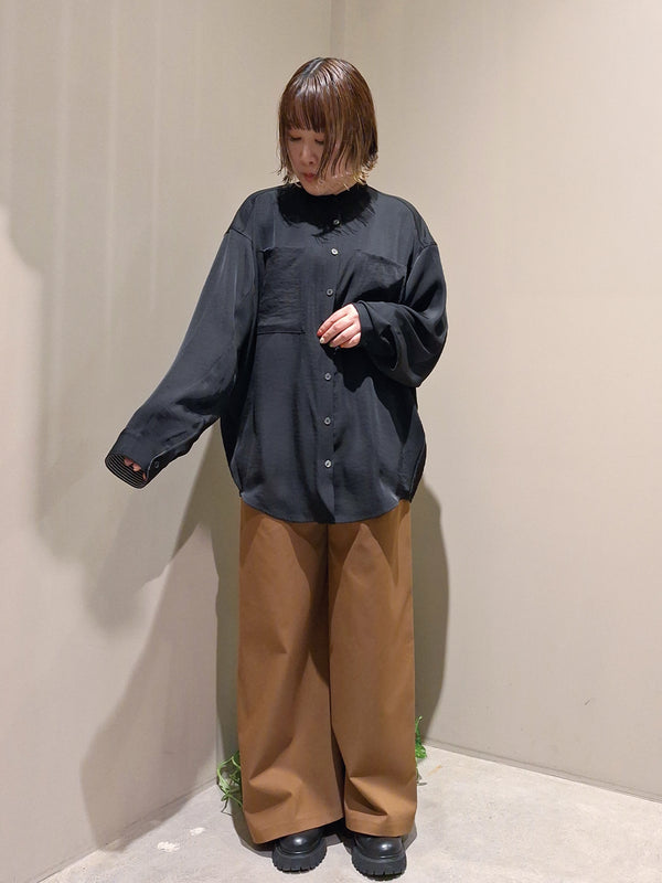 アームドレープグロッシーオーバーシャツ