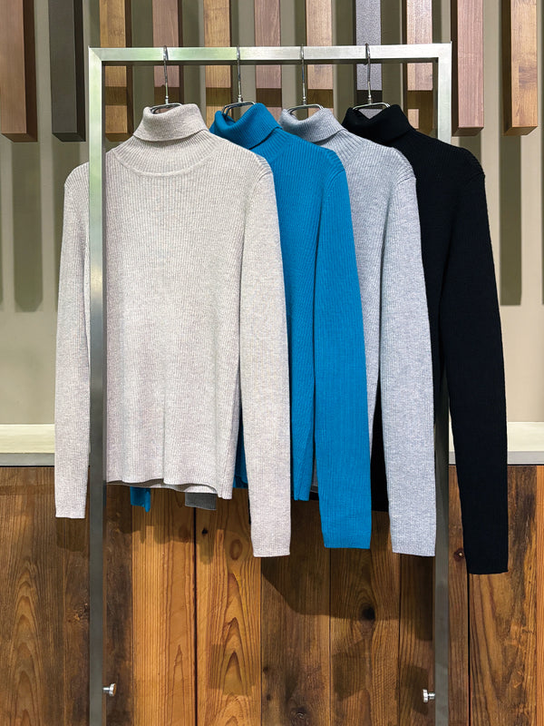 イタリアウールタートルニット