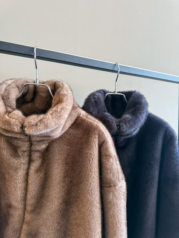 スタンドカラーフェイクファーブルゾン