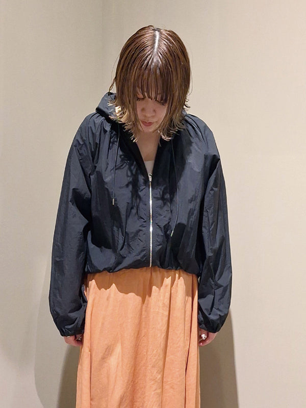 ナイロンパーカー