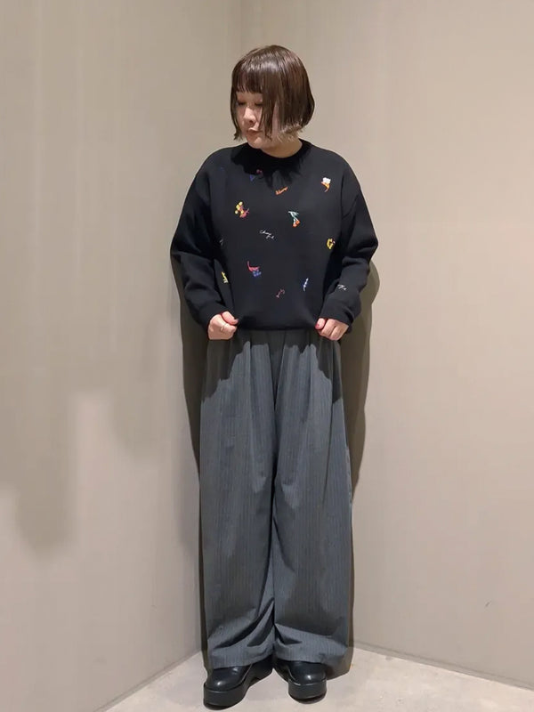 フラワー刺繍ニット