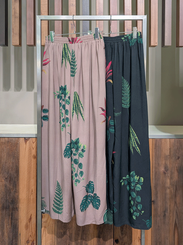 ボタニカルプリントワイドパンツ