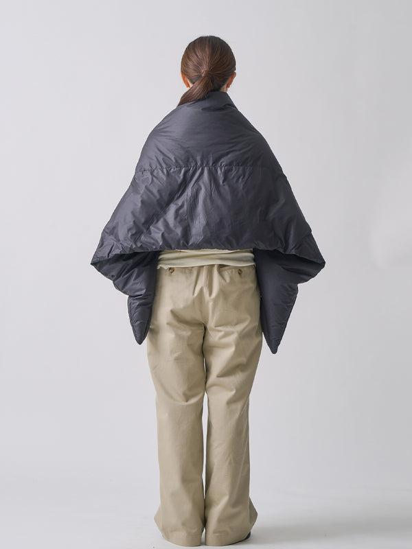 REVERSIBLE DOWN CAPE