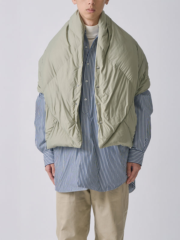 REVERSIBLE DOWN CAPE