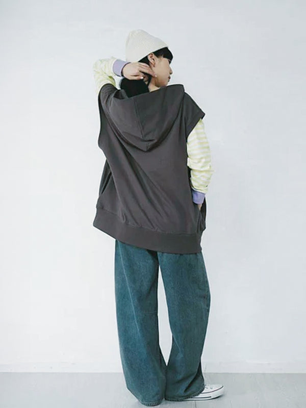 SLEEVELESS HOODED ZIP VEST