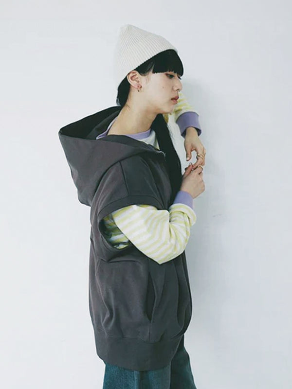 SLEEVELESS HOODED ZIP VEST