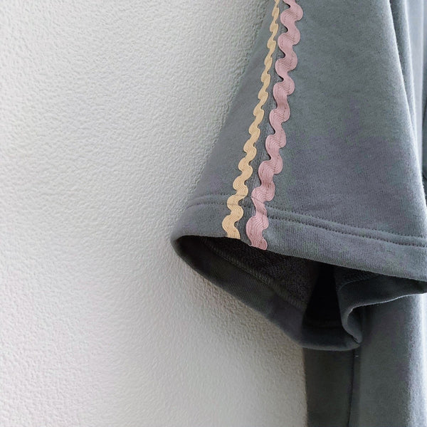 RICK RACK TAPE SS SWEATSHIRTS