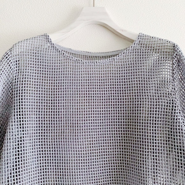 CONTRAST STITCH MESH TOP