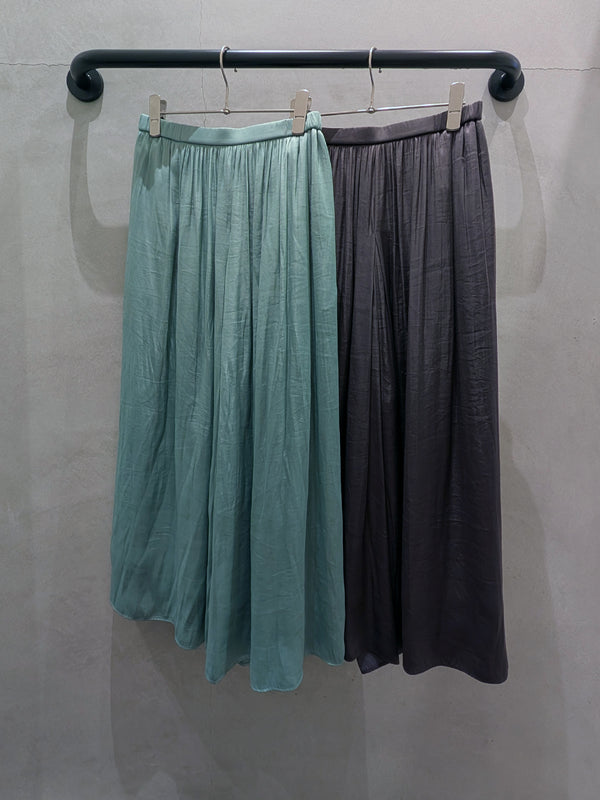 割繊パウダーサテンギャザースカンツ