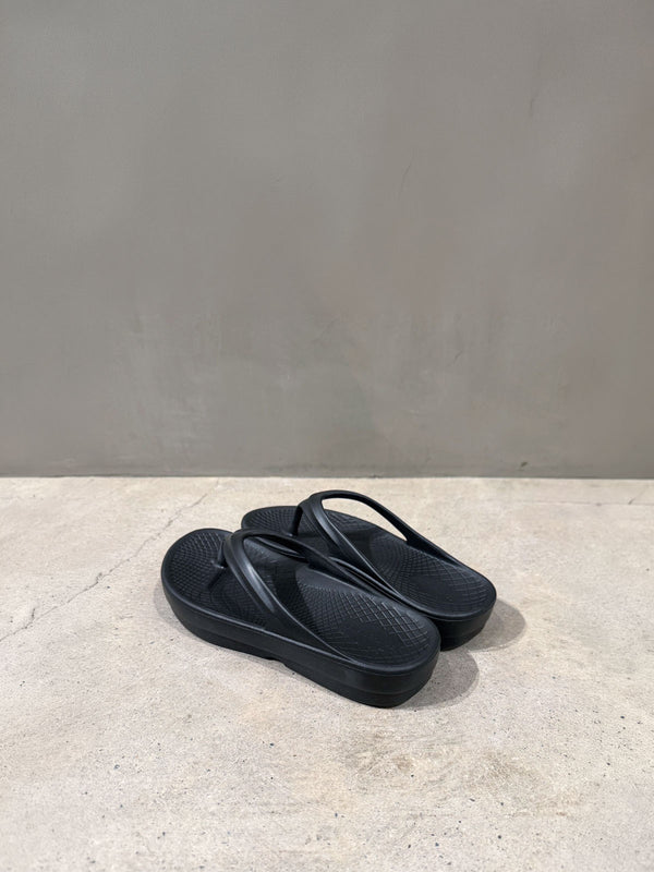 RECOVERLY SANDAL THONG