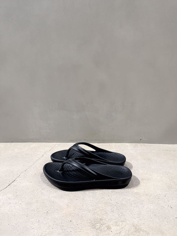 RECOVERLY SANDAL THONG